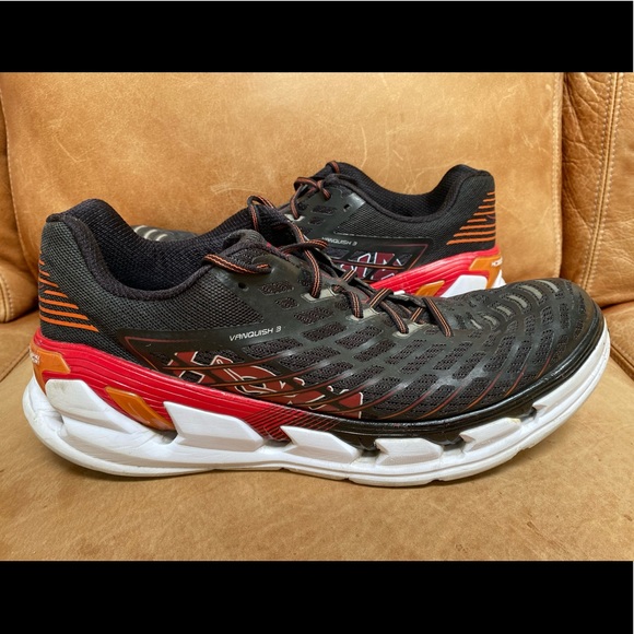 hoka one one vanquish 3